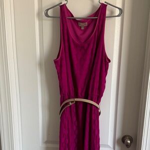 Chic Sleeveless Fuchsia Dress with Belt